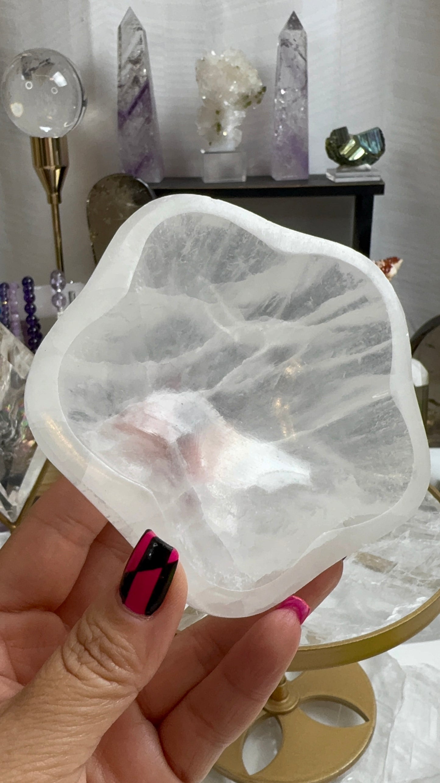 Clover Shaped Selenite Bowl